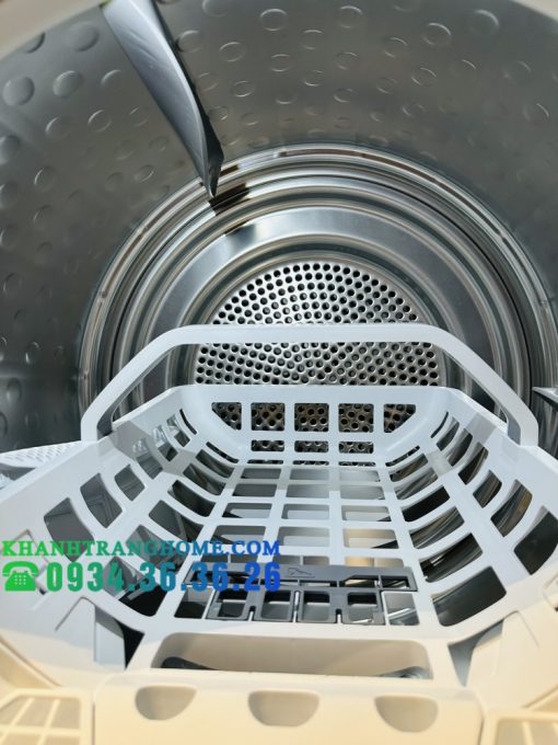 z5820180723921 56be7b17af472e8beb991513e929b7c1 - Máy sấy bơm nhiệt Heat Pump 9kg UltimateCare 900 EDH903R9WB Trắng