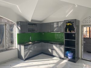 z5518383126268 20c0f8698e9e8299af69e62a948b42df - TỦ BẾP INOX CÁNH KÍNH TỦ TRÊN