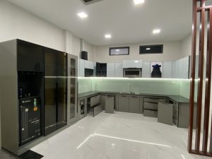 z5518383809157 a3de25443ca6c03b16f673f73398da62 - TỦ BẾP INOX CÁNH KÍNH TỦ TRÊN