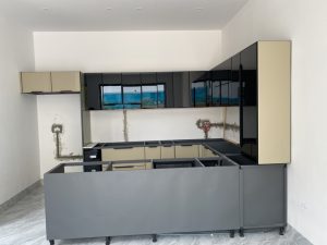 z5518385450208 e87bb74861df5e916e7433b3b0b9fbe5 - TỦ BẾP INOX CÁNH KÍNH TỦ TRÊN