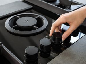 1 16 - BẾP GAS KẾT HỢP HÚT MÙI ELICA NIKOLATESLA FLAME BL/A/88