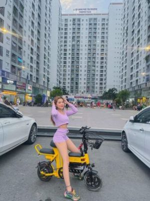 Xe điện Theli hotgirl