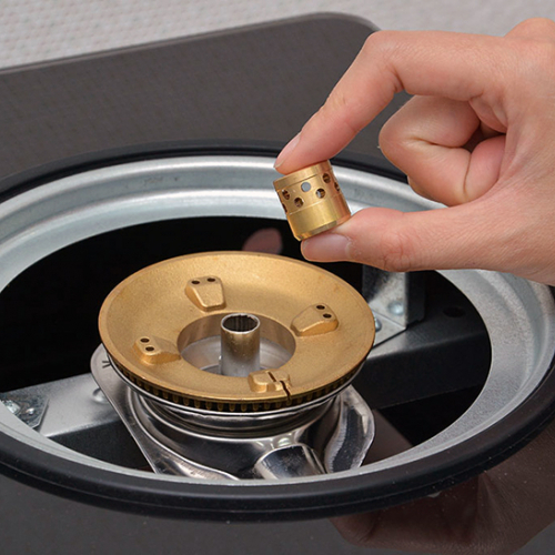 bep gas 7 tac rinnai rv 970gl chen dong co dau ham 1613307788 0 - Bếp gas 7 tấc Rinnai RV-970(GL), Chén đồng có đầu hâm bep gas 7 tac rinnai rv 970gl chen dong co dau ham 1613307788 0 - Bếp gas 7 tấc Rinnai RV-970(GL), Chén đồng có đầu hâm