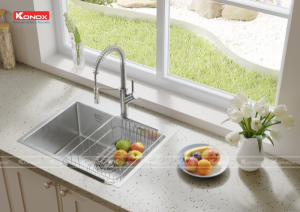 chau rua bat inox tho konox nero 600 voi rua bat rut day gusta 13 800x565 1 1 - Turkey sink Neron 600Siphon, giá úp bát inox KONOX