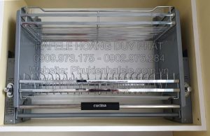 gia bat nang ha cucina hafele dang luoi dep hinh thuc te 1 1 - [SALE 35%] Giá bát đĩa nâng hạ Cucina lưới dẹt 900mm Inox 304 504.76.018