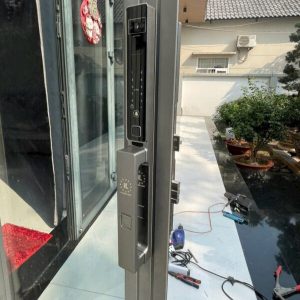 khoa van tay kassler kl 599 cnc 02 grey 1 - Khóa vân tay cửa nhôm Kassler KL-599 CNC-02 GREY APP, Face ID tiêu chuẩn Đức