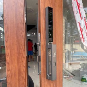 khoa van tay kassler kl 599 cnc vf grey 1 - Khóa vân tay cửa nhôm Kassler KL-599 CNC-VF Grey App tiêu chuẩn Đức