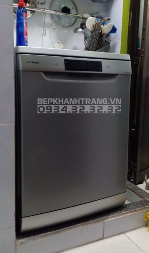 z3182846595158 5cb7e7024f4b1b457346bbc7120c471c - Máy Rửa Chén SMS56EU05E