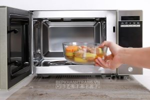 z3223572823223 d91c5b722f3448d00beae757e6a14cf8 - Lò vi sóng kết hợp nướng Teka MWE 210 G