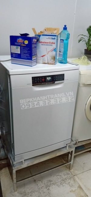 z3226883908613 0d7ede99df9e46a174aaa299e3f3342f - Máy rửa bát Bosch serie 6 EUI.SMS68TW06E
