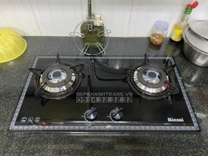z3227148765134 4c5ce5aadc140eed2be610414fb2471b - Bếp gas âm Rinnai RVB-2BG(F)N, chén đồng ngắt gas tự động