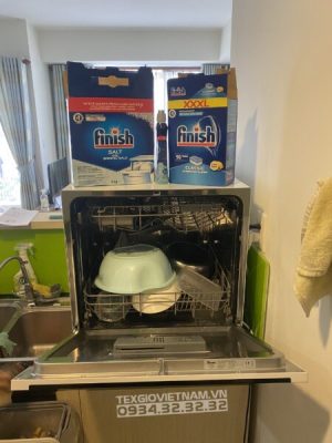 z3241917348745 243afa92e13dcd54913fc63f39d4b022 1 - Texgio Dishwasher TG-DTW558 - 8 Bộ Tự Vệ Sinh Máy