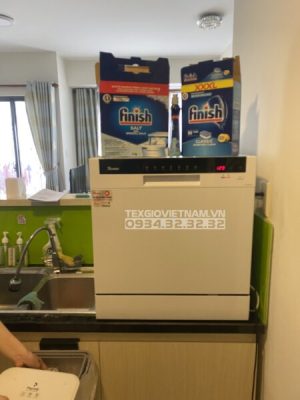 z3241917361200 73328f6e59b2de7574f8e81495de9fd1 2 - Texgio Dishwasher TG-DTW558 - 8 Bộ Tự Vệ Sinh Máy