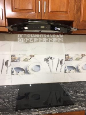 z3261083465336 74a42a67cf5a84856a0f253c22f1a6ab 1 - Máy hút mùi bếp kính cong cảm ứng 7 tấc KAFF KF-GB702