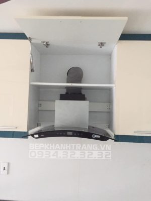 z3261083475154 2f6e85a7ada6e91e4f30d9ccc72a37c8 1 - Máy hút mùi bếp kính cong cảm ứng 7 tấc KAFF KF-GB702
