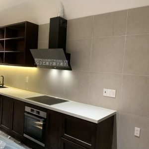 z3311565094505 96aac0fa6bfb8902d5a9a37a64ac25a5 scaled 1 - MÁY HÚT MÙI GẮN TƯỜNG MẶT KÍNH VÂN HH-WVS90A 533.86.003
