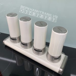 z3317329664295 6a33676ba07ee3957cff03a4e8f7d837 scaled 1 - Bộ đựng gia vị MSPS-80142