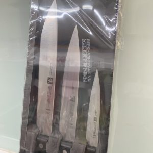 z3325518688122 6e2abcb3491efd787734f0529c799bd9 scaled 1 - ZWILLING - Bộ dao ZWILLING Gourmet - 3 món