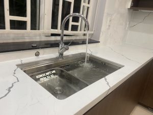 z3367950747041 2f890e2cbde433c4b9f57121435c845e 1 - Chậu rửa bát Konox KN7548SO
