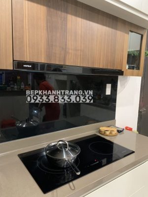 z3405013692472 4c8a929ef6819d09f1bff050cba74616 - COMBO MÁY HÚT MÙI ÂM TỦ MẶT KÍNH ĐEN VÀ BẾP TỪ 3 VÙNG NẤU HAFELE 536.01.609