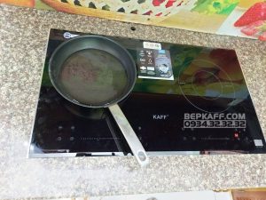 z3413779172115 f81a82bd74d5e02152a6e7bd18c90c02 - Bếp Điện Từ KAFF KF-FL108