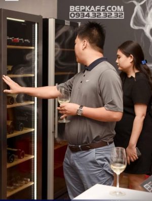 z3450592191369 0d310f1c2665b3efd21ae2405ef57e2e - TỦ RƯỢU KAFF KF-WC425L