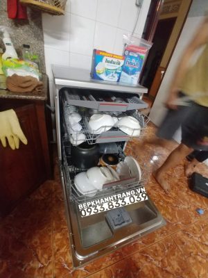 z3491011332749 bec64065ca3da8168f984af033df7cc6 1 - Máy Rửa Bát Bosch SMS4ECI14E Sang Trọng và Hiện Đại