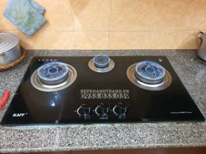 z3538105335443 b359fe586c5b2a9078b4c4868e7644f6 - Bếp gas âm 3 lò KAFF KF-690,Cảm ứng ngắt gas tự động