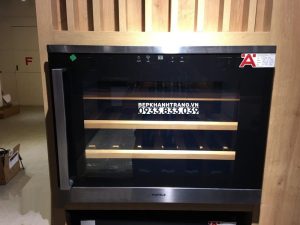 z3606399871546 28c862e69f6b704ff0a1d34d3d686ac1 - Tủ rượu âm tủ Hafele HW-G24A