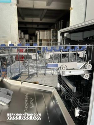 z3713092025586 2c5d33ac8c2d7b518b6079c8d6111317 1 - iQ500 MÁY RỬA CHÉN BÁT SIEMENS SN55ZS48CE SẤY ZEOLITH KHÔ HOÀN HẢO