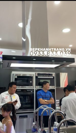 z3741737137913 96af9f876794e3031a18830b51557c79 - MÁY HÚT MÙI ĐẢO CHEFS EH-R810E9 MỚI NHẤT 2022
