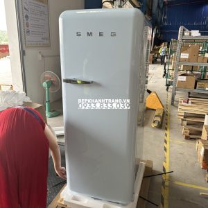 z3772664235727 714eddd272cb427fe6f38a80a83a9bc6 scaled 1 - TỦ LẠNH SMEG, CỬA ĐƠN, ĐỘC LẬP, CỬA MỞ PHẢI, MÀU ĐỎ, 50’S STYLE FAB28RRD3 536.14.237