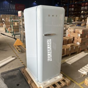 z3772664288156 c524265c232dc14e1faaf66fedd594b8 scaled 1 - TỦ LẠNH SMEG, CỬA ĐƠN, ĐỘC LẬP, CỬA MỞ PHẢI, MÀU ĐỎ, 50’S STYLE FAB28RRD3 536.14.237