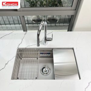 z3796664158733 45724c4a0cfae9629e77b3e7c07be6b2 1 - Chậu rửa bát Konox 1 hố DEKOR KN7644SU