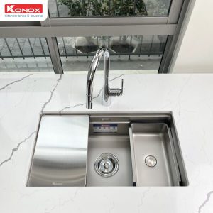 z3796664164194 1b3b54db35634e8336e710a857bea708 1 - Chậu rửa bát Konox 1 hố DEKOR KN7644SU