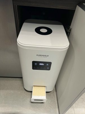 z4368861818593 0a46be7be34524b2155576d58f7e14a5 - Thùng gạo thông minh chân không Eurogold S400N