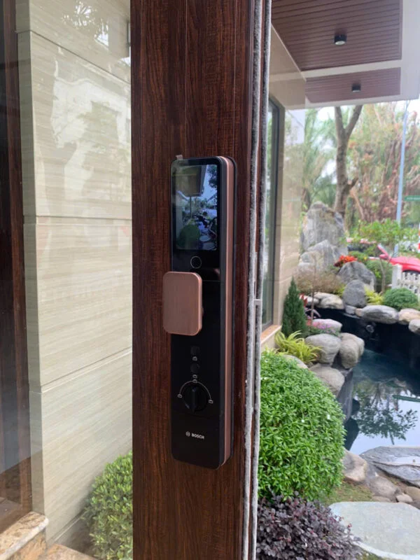 3 3 600x800 2 - KHÓA VÂN TAY BOSCH FU8 PLUS EU RED BRONZE APP 3 3 600x800 2 - KHÓA VÂN TAY BOSCH FU8 PLUS EU RED BRONZE APP