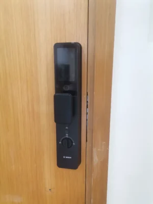 Khoa cua thong minh bosch 1 - KHÓA VÂN TAY BOSCH FU6 PLUS BLACK APP Khoa cua thong minh bosch 1 - KHÓA VÂN TAY BOSCH FU6 PLUS BLACK APP