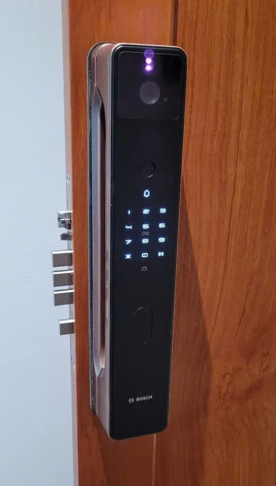 Khoa cua van tay Bosch kha nang luu tru lon 1 - KHÓA VÂN TAY BOSCH FU8 PLUS EU RED BRONZE APP Khoa cua van tay Bosch kha nang luu tru lon 1 - KHÓA VÂN TAY BOSCH FU8 PLUS EU RED BRONZE APP