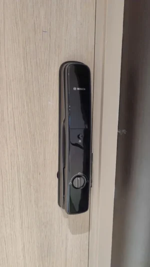 Khoa dien tu tu dong Bosch thiet ke sang trong 1 - KHÓA VÂN TAY BOSCH EL800X EU BLACK Khoa dien tu tu dong Bosch thiet ke sang trong 1 - KHÓA VÂN TAY BOSCH EL800X EU BLACK