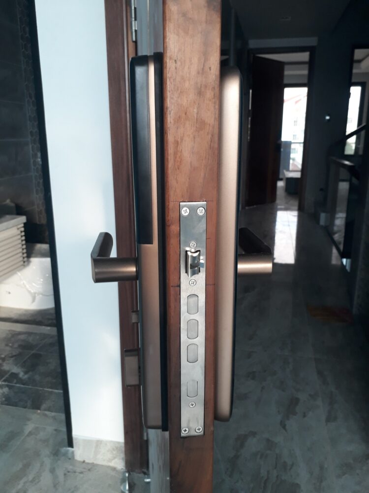 id 60 eu amber gold 5 - KHÓA VÂN TAY BOSCH ID60 AMBER GOLD APP KHÓA VÂN TAY BOSCH ID60 AMBER GOLD APP