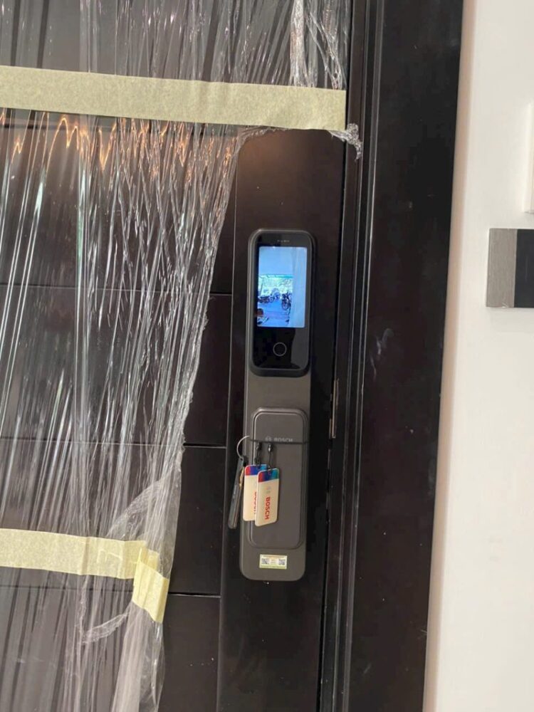 khoa van tay bosch EL600VF EU 800x1067 1 - KHÓA VÂN TAY BOSCH EL600VF EU GRAY APP KHÓA VÂN TAY BOSCH EL600VF EU GRAY APP