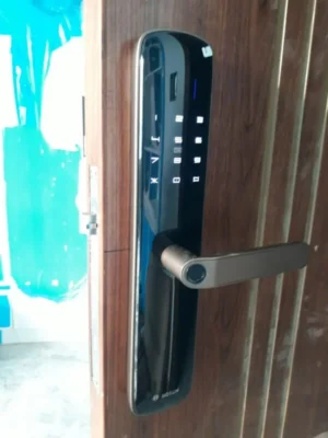 z4634992112957 2e567fd5cc95ba5ca771452e6e36b7fd 600x800 2 - KHÓA VÂN TAY BOSCH ID60 GRAY