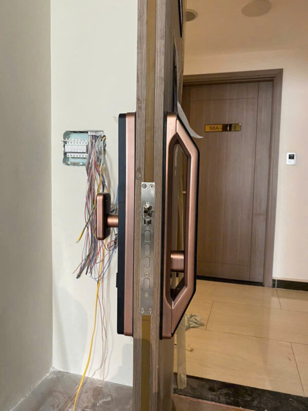 z6686128755630 ee04e7e7eab5a302888f2c273c933027 1 - KHÓA VÂN TAY BOSCH FU6 PLUS RED BRONZE APP z6686128755630 ee04e7e7eab5a302888f2c273c933027 1 - KHÓA VÂN TAY BOSCH FU6 PLUS RED BRONZE APP