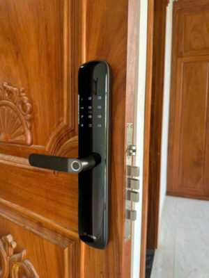 z6686174963984 41e4eeed1691bd2298c4d34faa63ca0d 3 - KHÓA VÂN TAY BOSCH ID60 GRAY APP