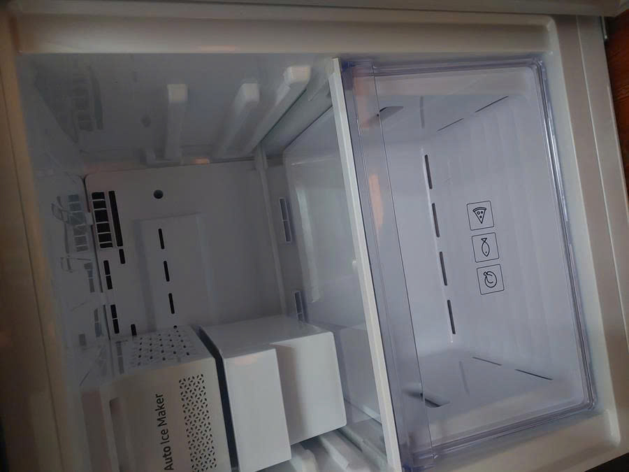 z7315562329295 5d8b54667ceebb0b40cb280a793c6004 - Tủ lạnh Samsung Inverter 307 lít RB30N4190BY/SV Tủ lạnh Samsung Inverter 307 lít RB30N4190BY/SV